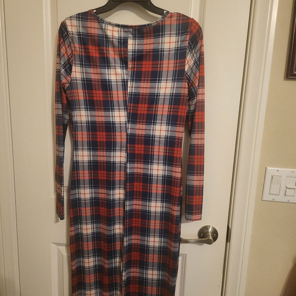 Dress - Picture 2 of 3
